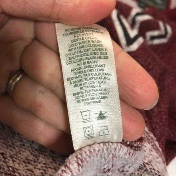 Roots RARE Vintage Inspired Red Crewneck Sweatshirt, size M - Picture 9 of 12